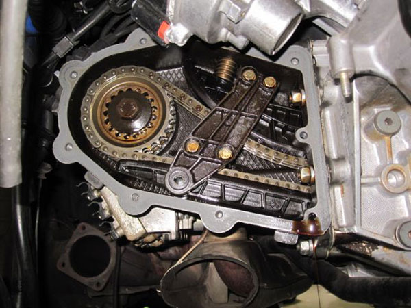 ポルシェ 911 カレラ 993型 エンジンオイル漏れ